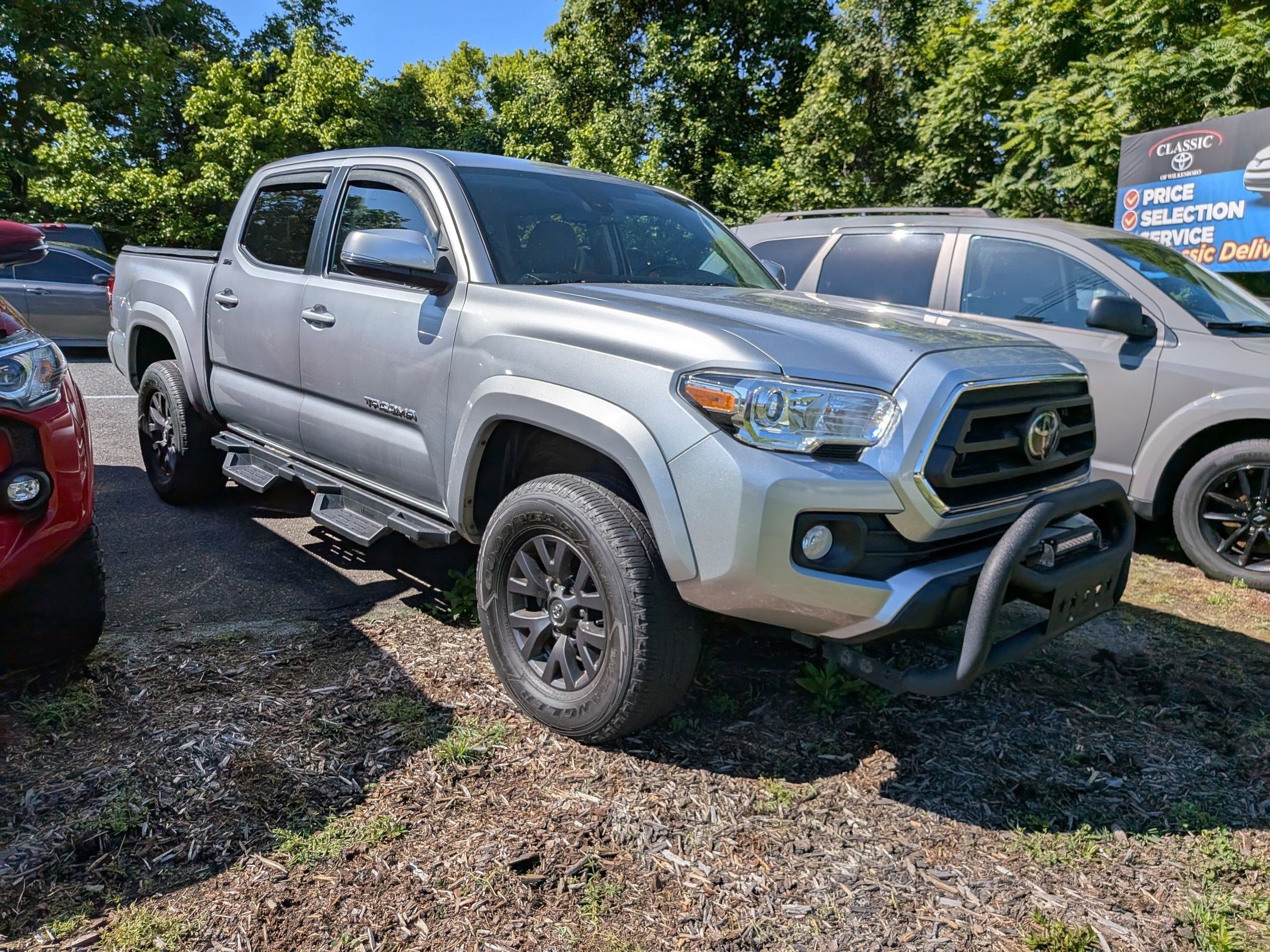 2023 Toyota Tacoma SR5 Double Cab V6 photo 3