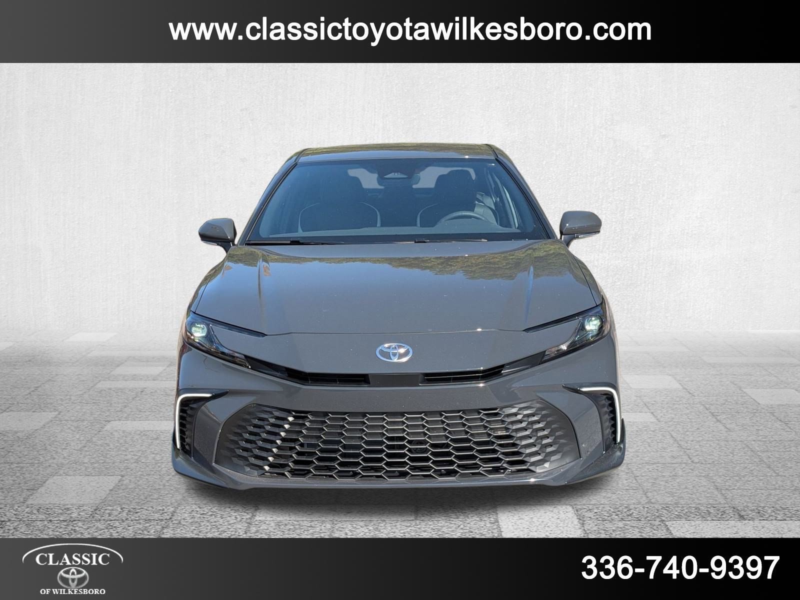 2025 Toyota Camry SE photo 2