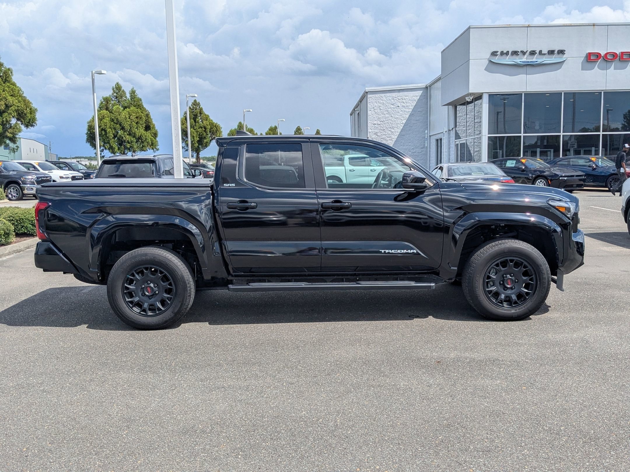 2024 Toyota Tacoma SR5 photo 4