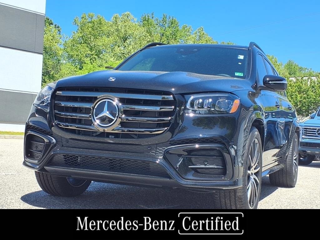 2025 Mercedes Benz GLS 450 4MATIC photo 3