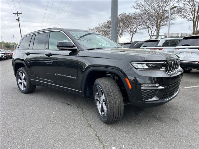 2024 Jeep Cherokee 4xe Sport photo 3