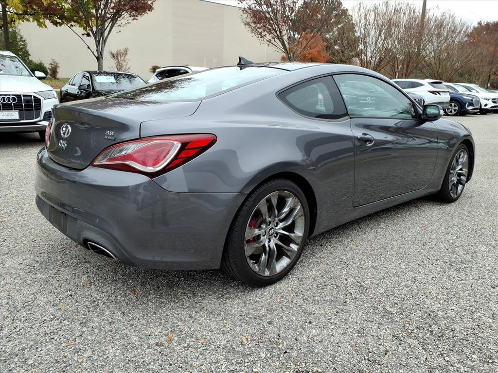 Used 2015 Hyundai Genesis Coupe 3.8L R-Spec 3.8L Man R-Spec