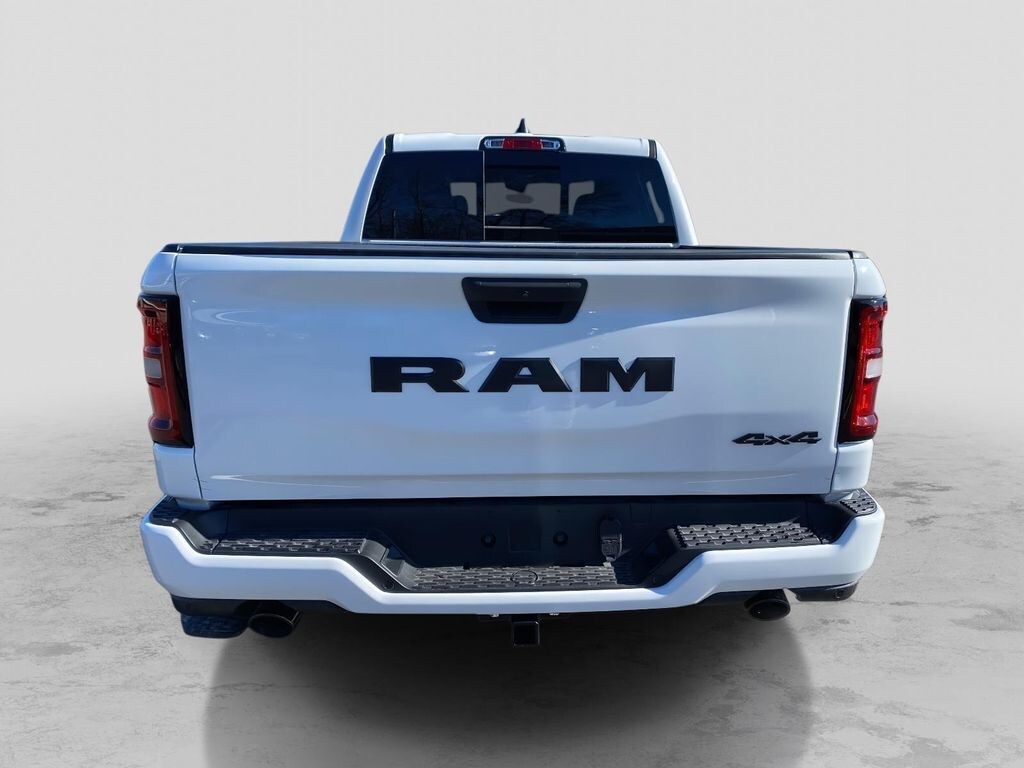 New 2026 Ram 1500 EXPRESS CREW CAB 4X4 5'7 BOX Pickup