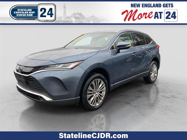 2022 Toyota Venza XLE's photo