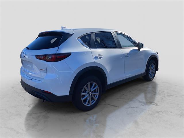 2023 Mazda CX-5 2.5 S Preferred photo 3