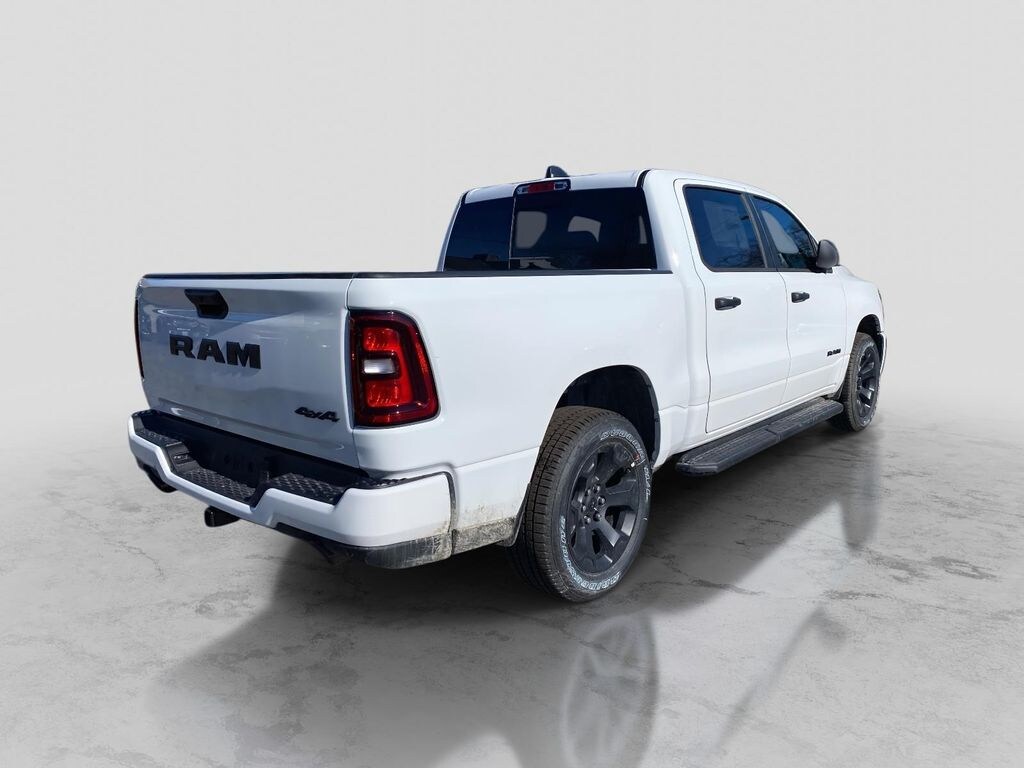 New 2026 Ram 1500 EXPRESS CREW CAB 4X4 5'7 BOX Pickup