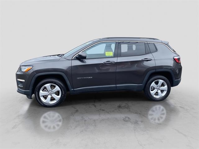 2021 Jeep Compass Latitude photo 2