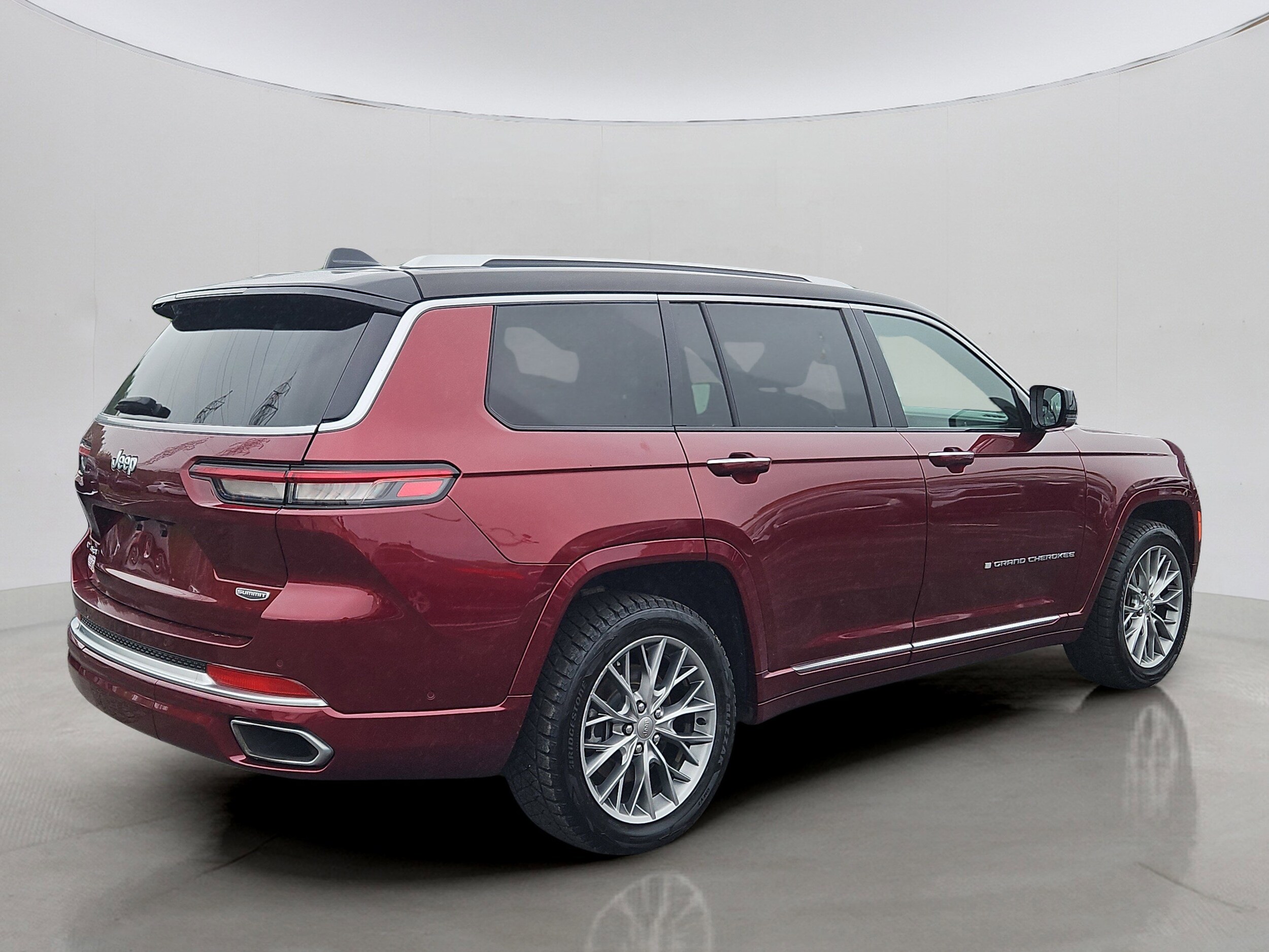 2022 Jeep Grand Cherokee L Summit photo 3