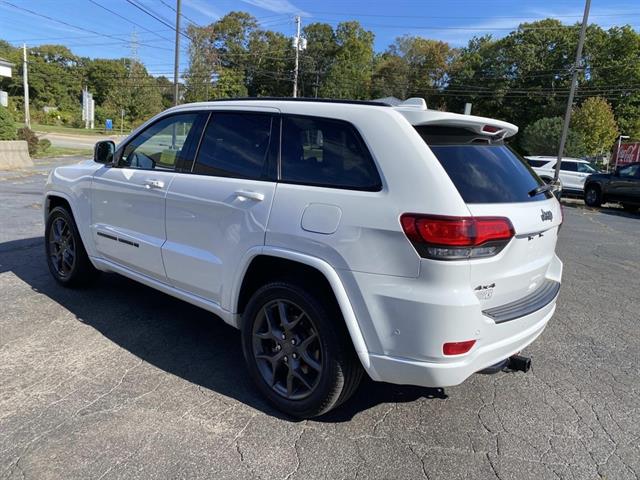 2021 Jeep Grand Cherokee Anniversary Edition photo 3
