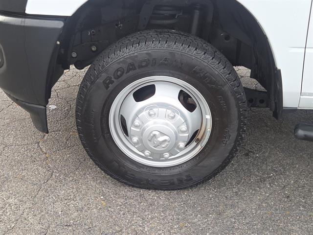 2022 Ram 3500 Tradesman photo 2