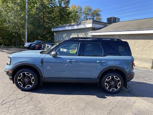 2022 Ford Bronco Sport Outer Banks photo 2