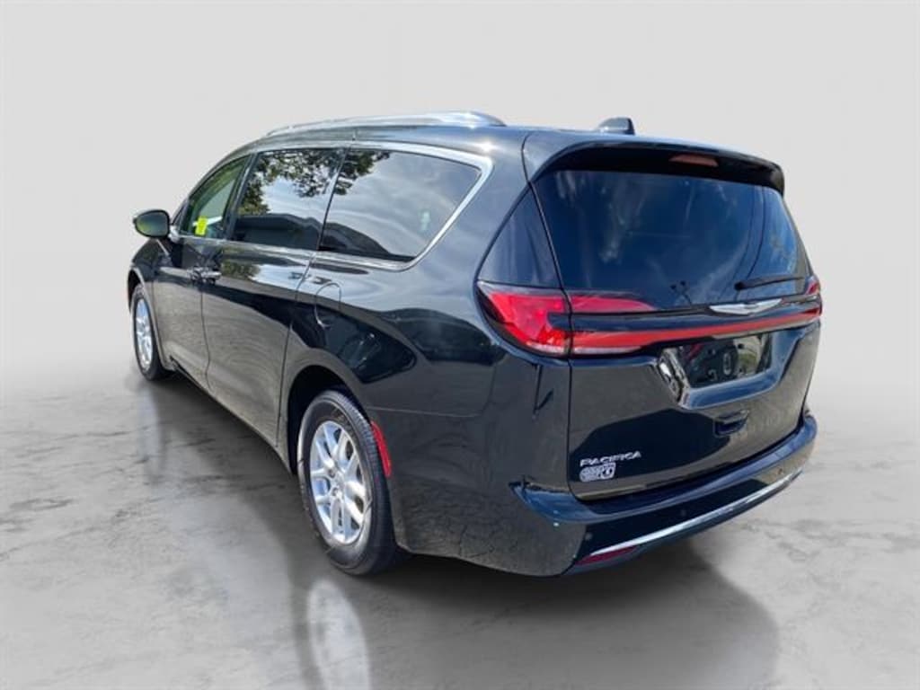 Used 2021 Chrysler Pacifica Touring L