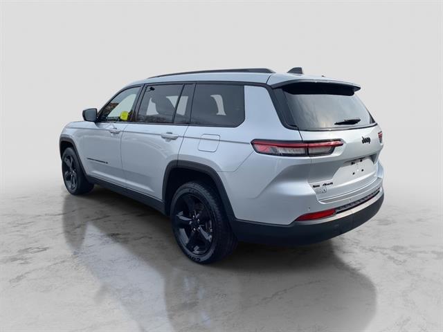 2021 Jeep Grand Cherokee Altitude photo 2
