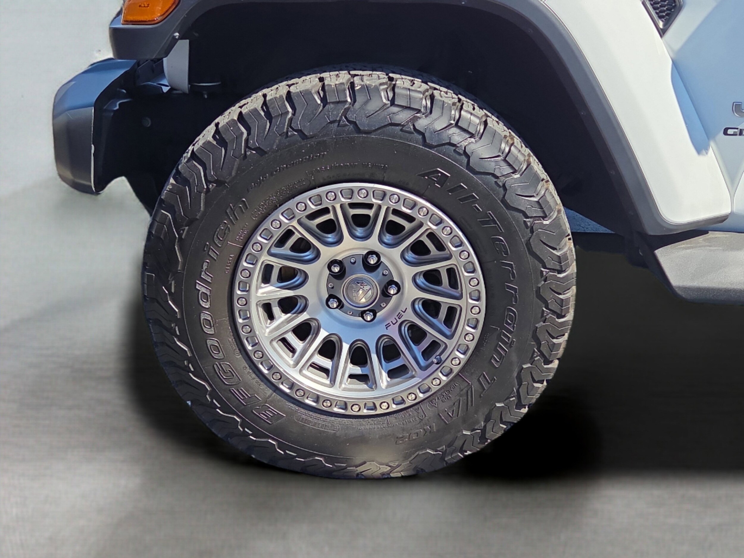 2020 Jeep Gladiator Overland photo 2