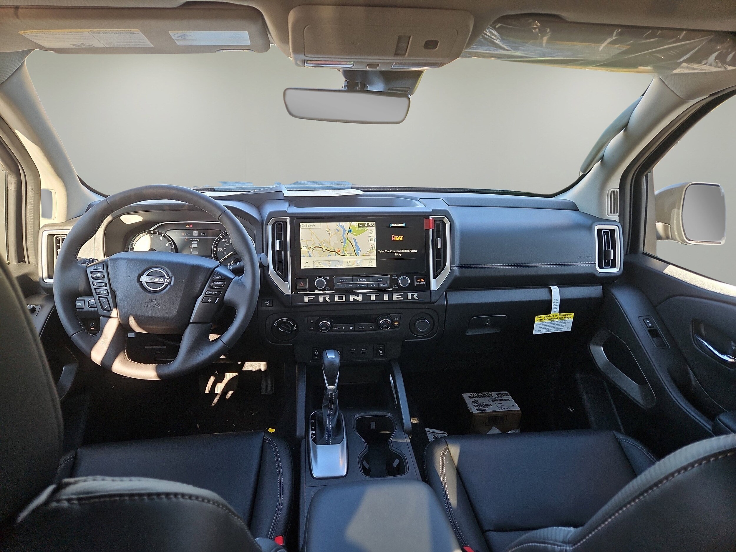 2025 Nissan Frontier SL photo 2