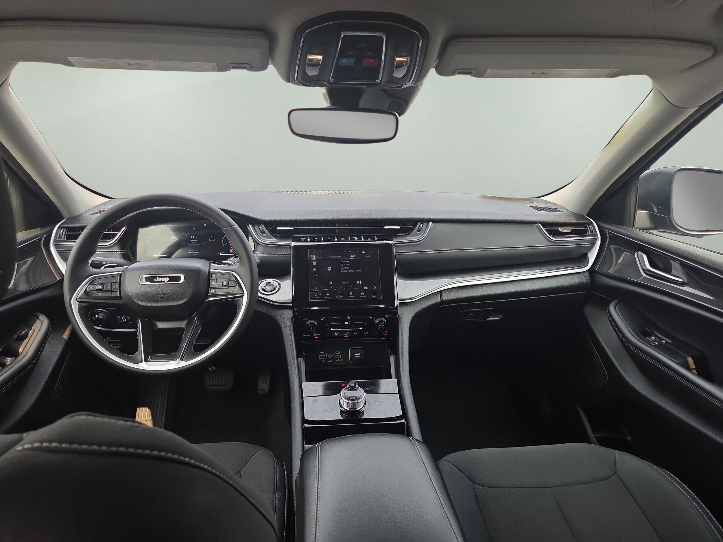 2023 Jeep Grand Cherokee Laredo photo 2