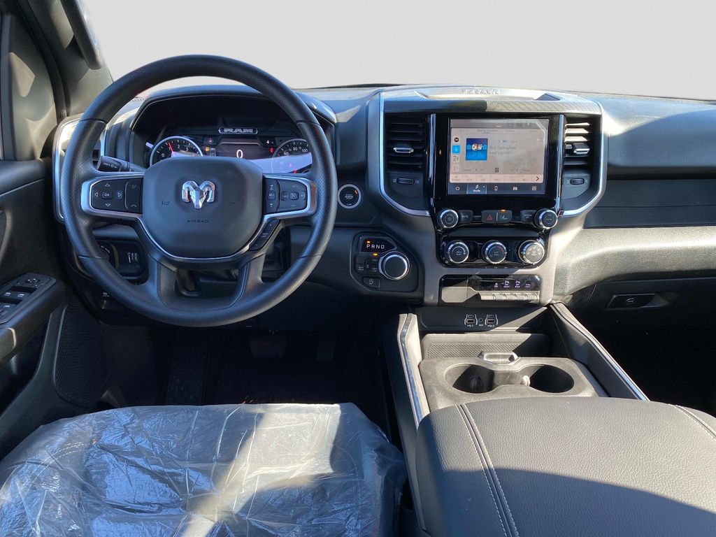 2026 RAM 1500 Express - Photo 8