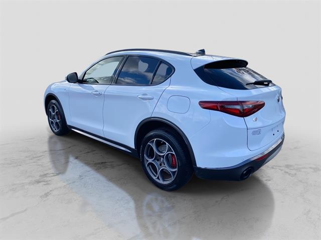 2022 Alfa Romeo Stelvio Ti photo 3