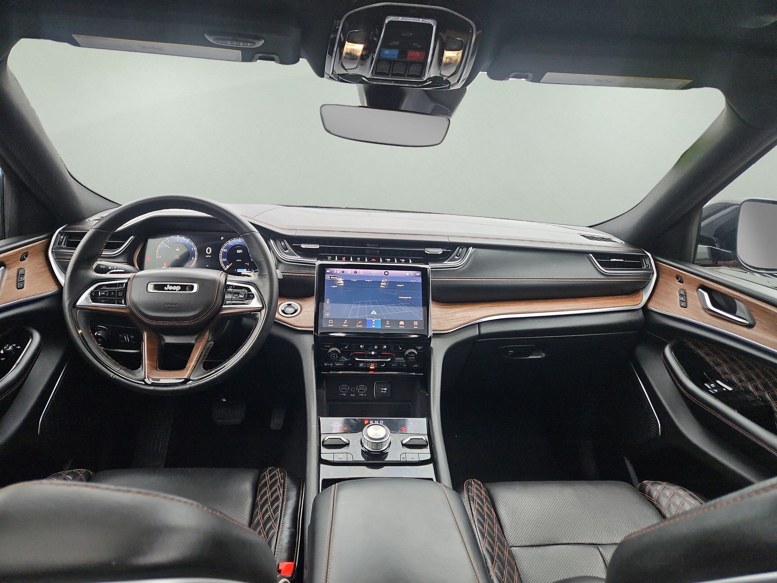 2022 Jeep Grand Cherokee L Summit photo 2