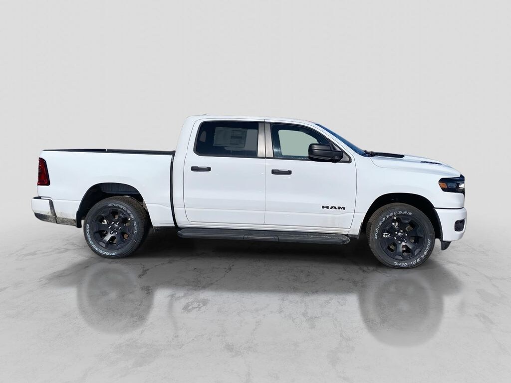 New 2026 Ram 1500 EXPRESS CREW CAB 4X4 5'7 BOX Pickup