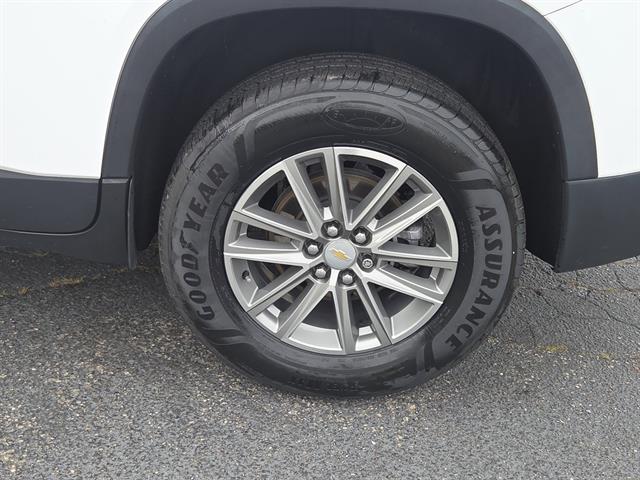 2023 Chevrolet Traverse Cloth 1LT photo 2