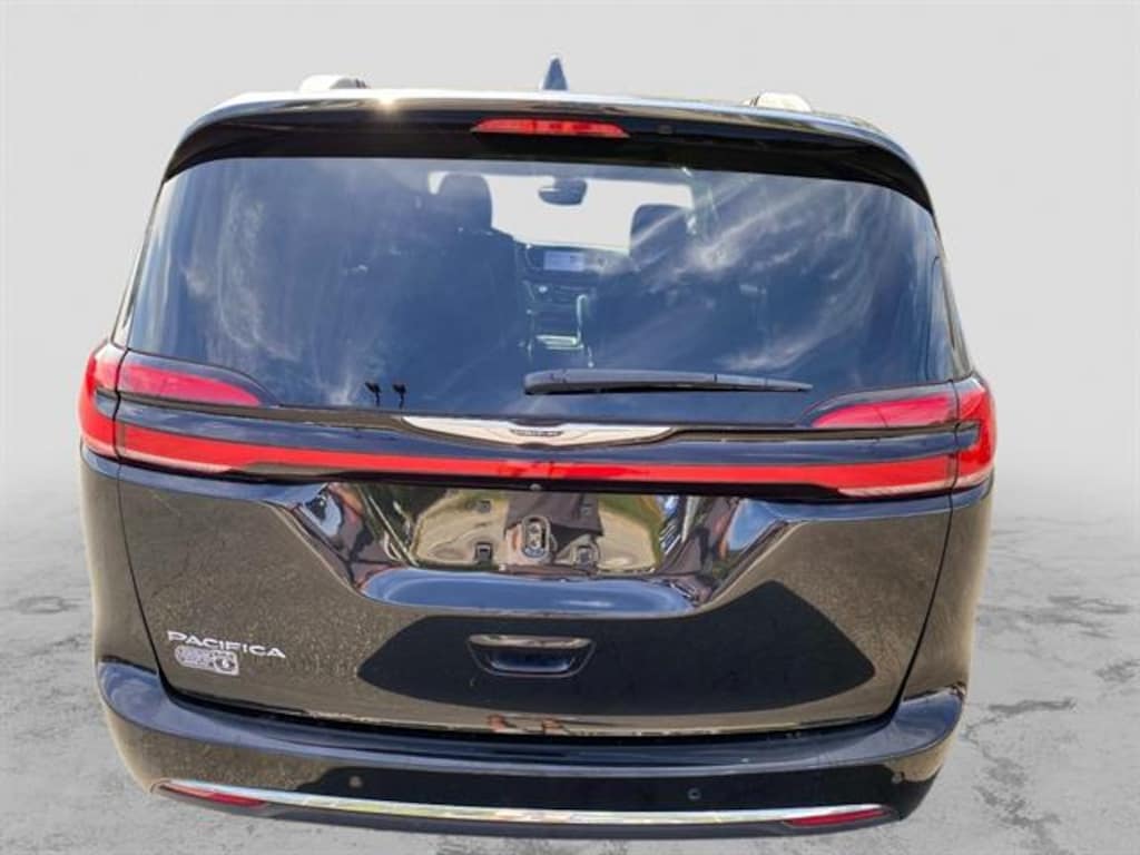 Used 2021 Chrysler Pacifica Touring L