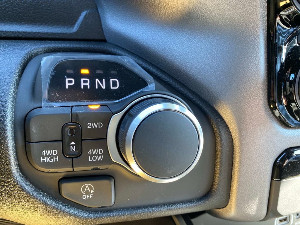 2026 RAM 1500 Express - Photo 12