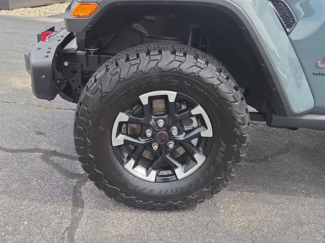 2025 Jeep Wrangler Rubicon photo 2