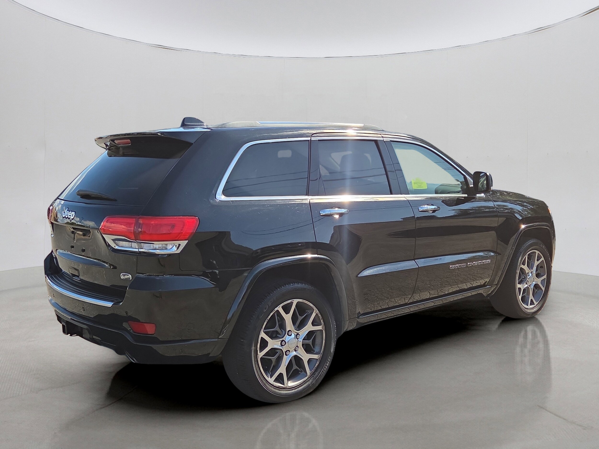 2020 Jeep Grand Cherokee Overland photo 3
