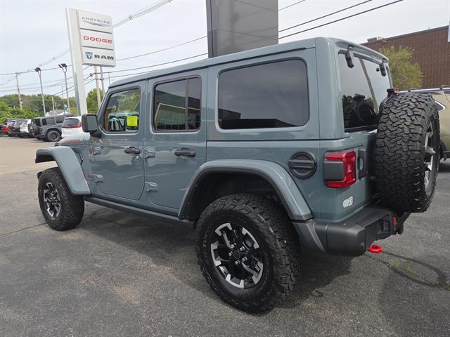 2025 Jeep Wrangler Rubicon photo 4