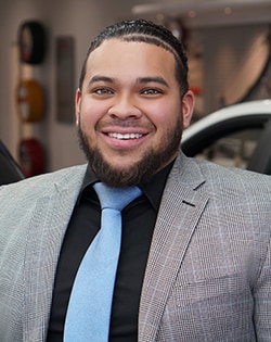 Staff member Kenny Jaramillo from ID_051328ae1780