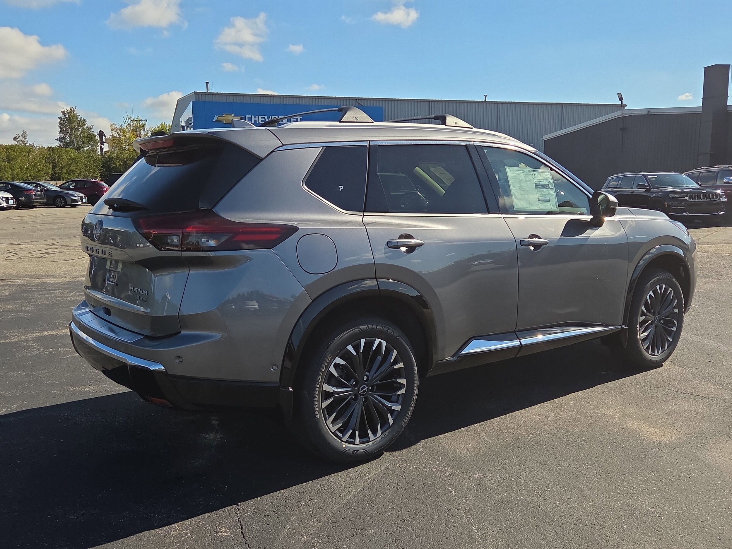 2026 Nissan Rogue Platinum photo 4