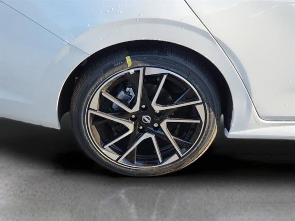 New 2025 Nissan Sentra SR Sedan