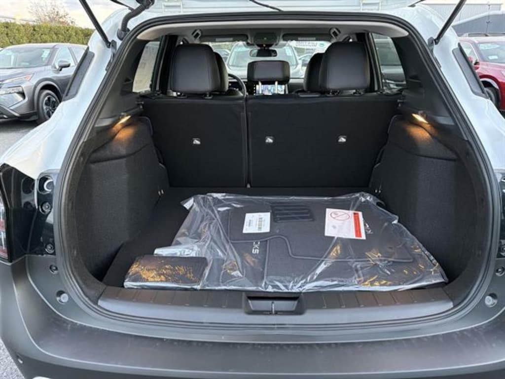 New 2026 Nissan Kicks SR SUV