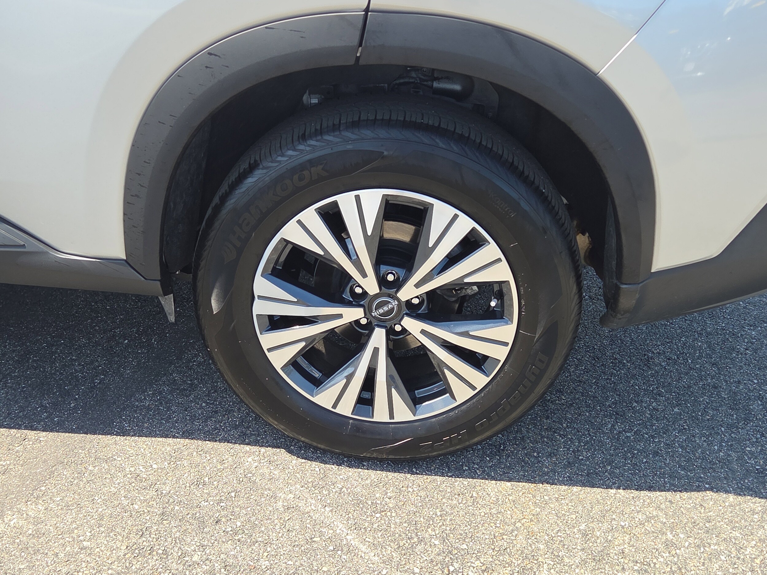 2023 Nissan Rogue SV AWD photo 2