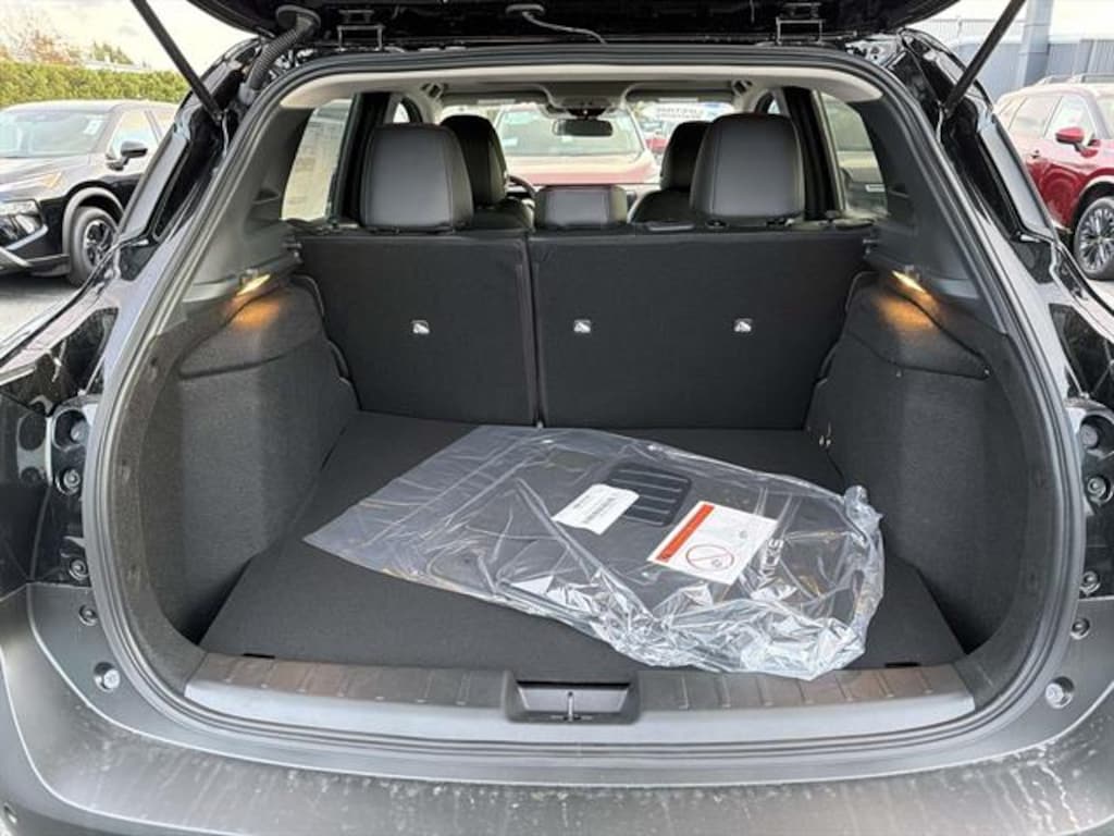 New 2026 Nissan Kicks SR SUV