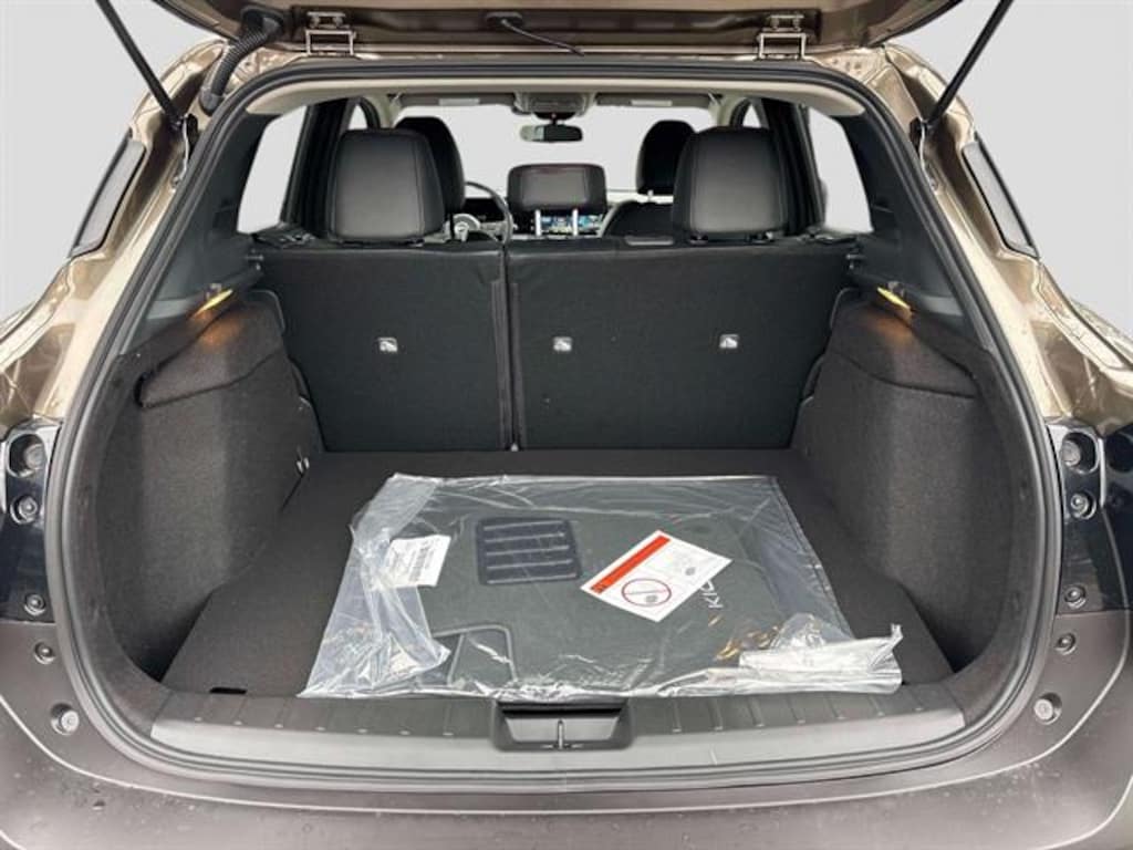 New 2026 Nissan Kicks SR SUV