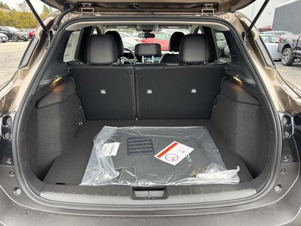 New 2026 Nissan Kicks SR SUV