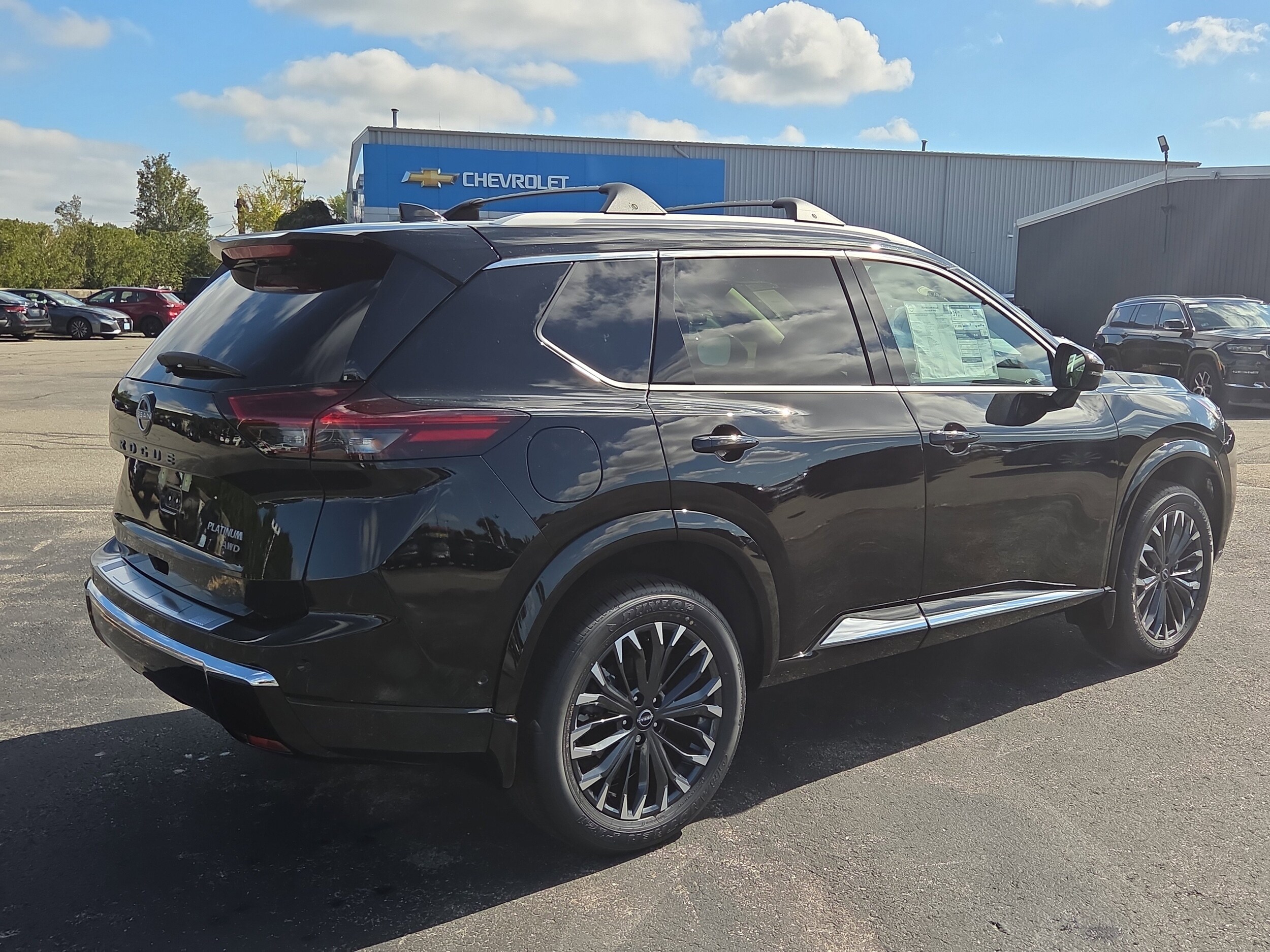 2026 Nissan Rogue Platinum photo 3