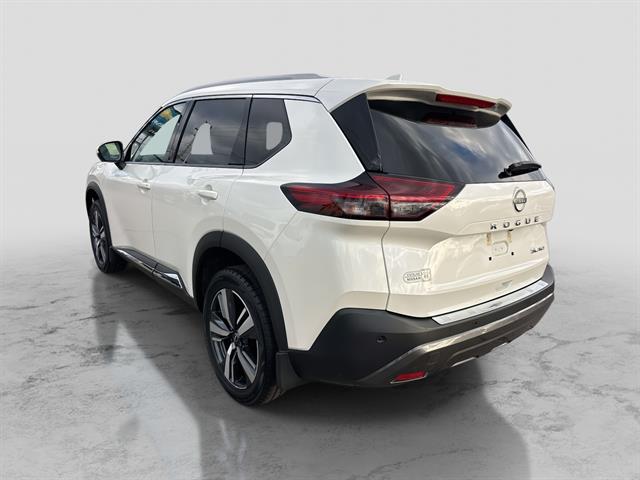 2023 Nissan Rogue SL photo 3
