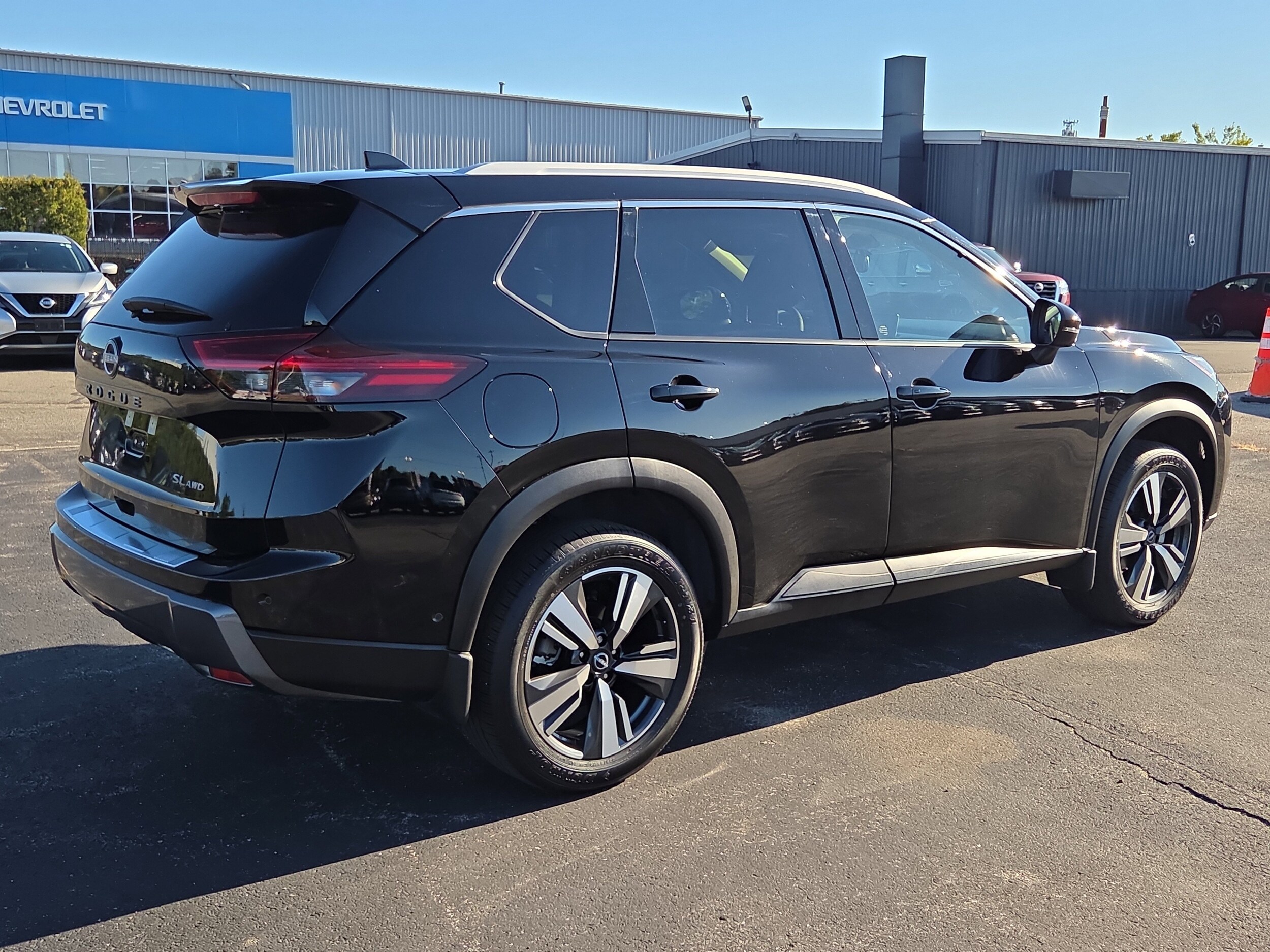 2025 Nissan Rogue SL AWD photo 4