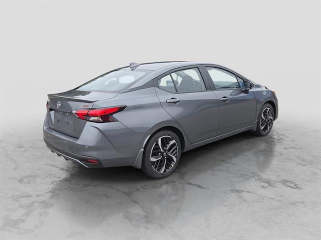 New 2025 Nissan Versa 1.6 SR Sedan