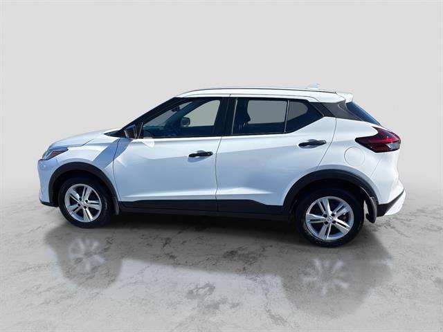 2024 Nissan Kicks S photo 2