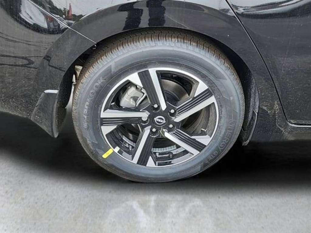 New 2025 Nissan Sentra SV Sedan