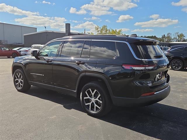 2024 Jeep Grand Cherokee Limited photo 3