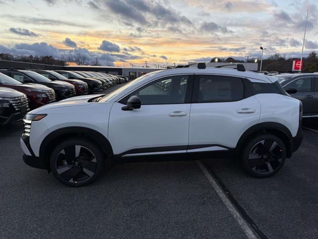 New 2026 Nissan Kicks SR SUV