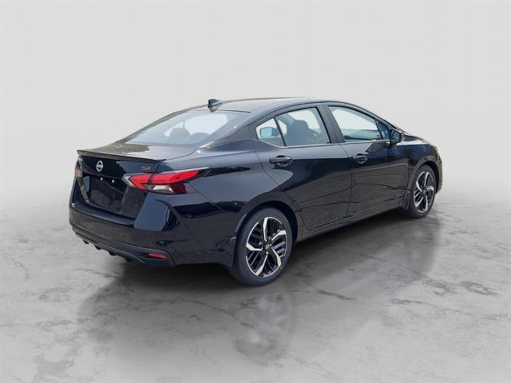 New 2025 Nissan Versa 1.6 SR Sedan