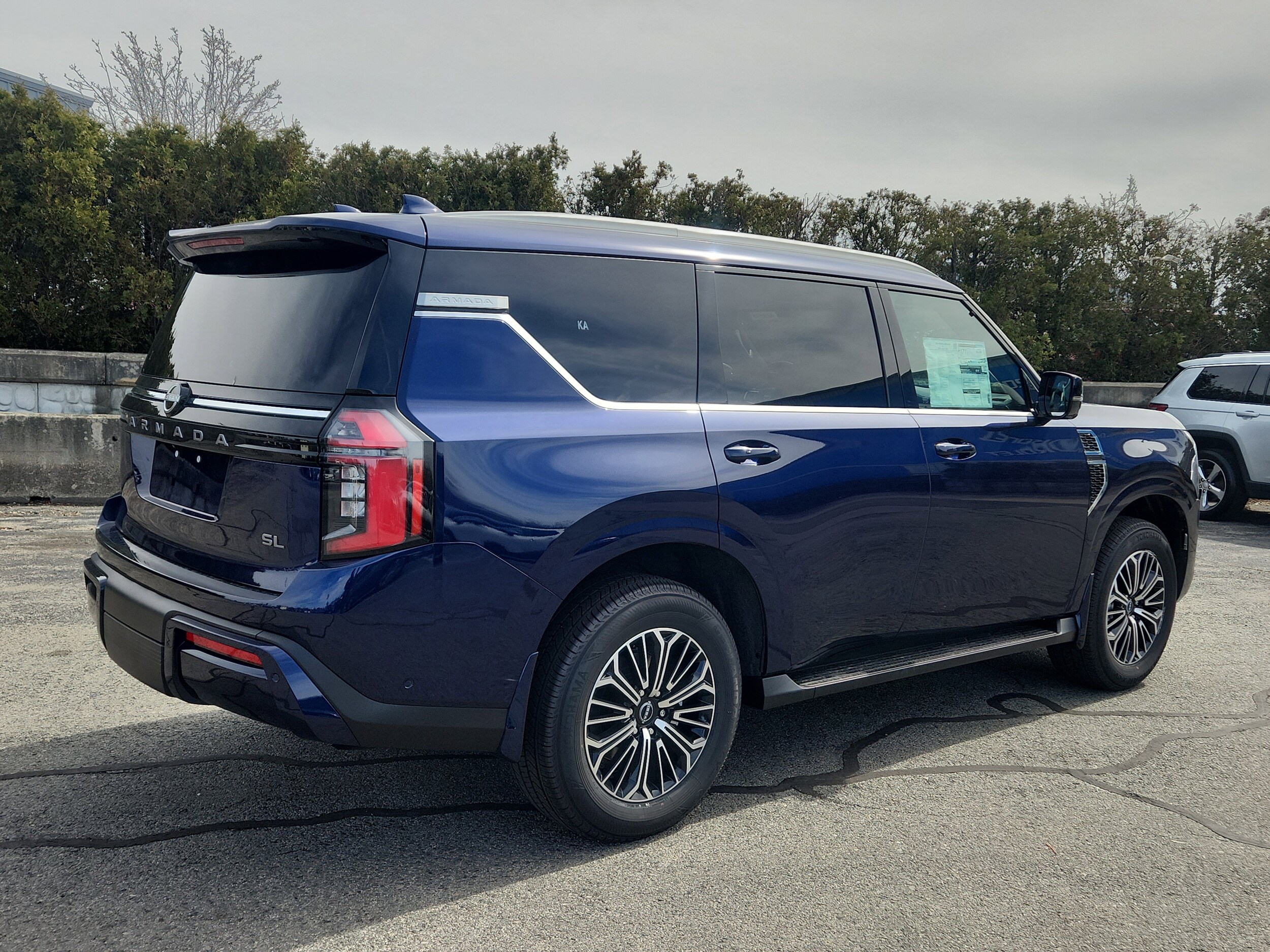 2025 Nissan Armada SL photo 3