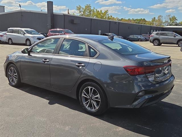 2023 Kia Forte LXS photo 4