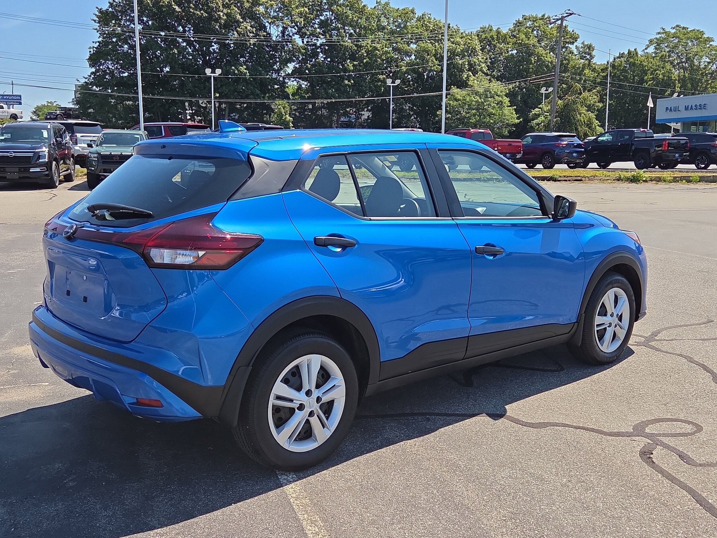 2025 Nissan Kicks Play S photo 4